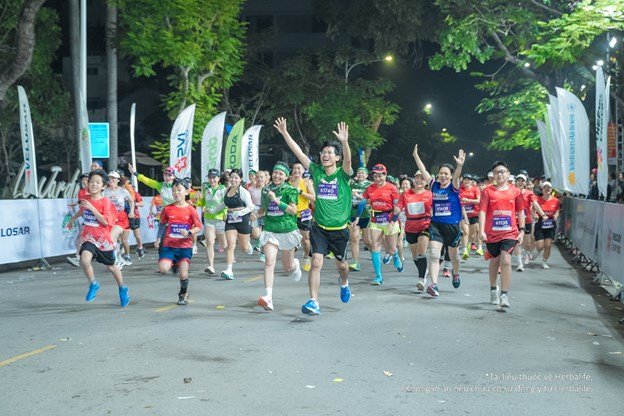 Herbalife Việt Nam tiếp tục tài trợ giải Marathon VnExpress Hải Phòng nhằm khuyến khích lối sống năng động lành mạnh - Ảnh 3 Herbalife Việt Nam tiếp tục tài trợ giải Marathon VnExpress Hải Phòng nhằm khuyến khích lối sống năng động lành mạnh - Ảnh 3