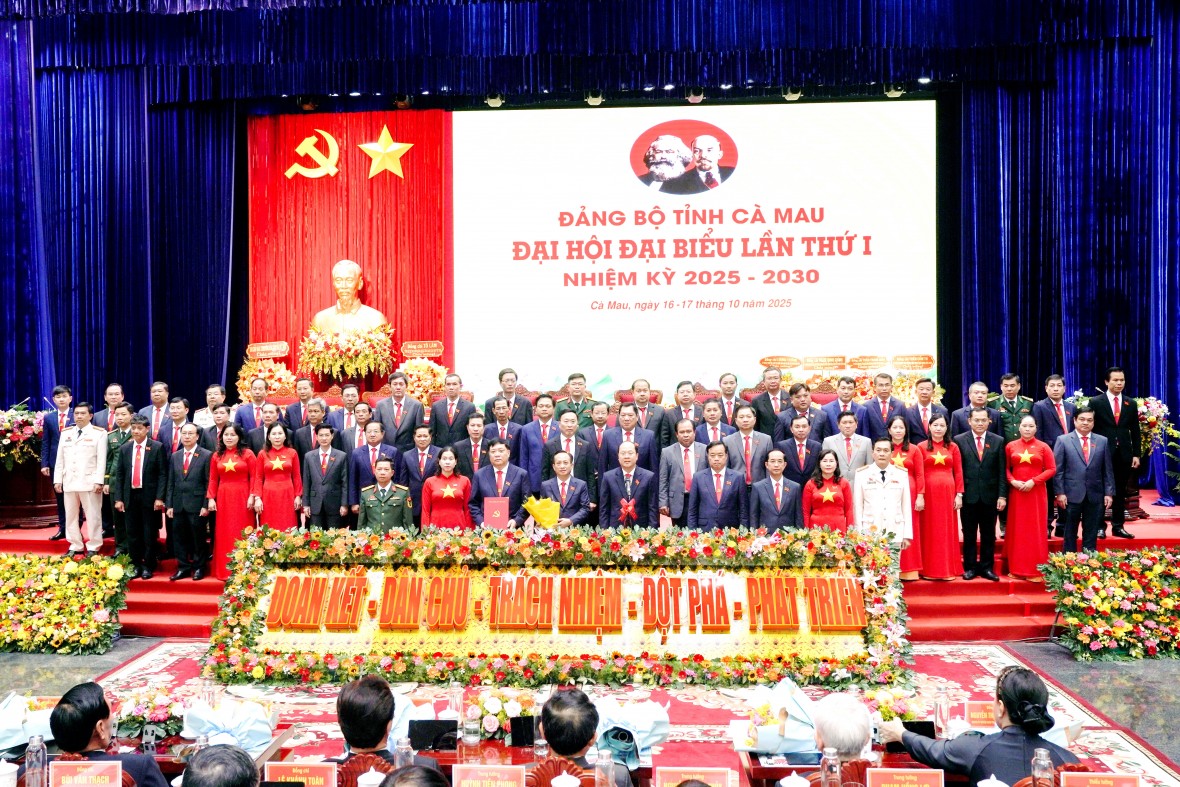 Dấu ấn một nhiệm kỳ bản lề, mở ra không gian phát triển mới từ địa đầu cực Nam Tổ quốc Dấu ấn một nhiệm kỳ bản lề, mở ra không gian phát triển mới từ địa đầu cực Nam Tổ quốc