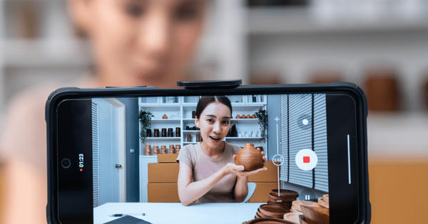 Bán hàng livestream qua KOL: Doanh nghiệp cần lưu ý gì để tránh bị ấn định, truy thu thuế?