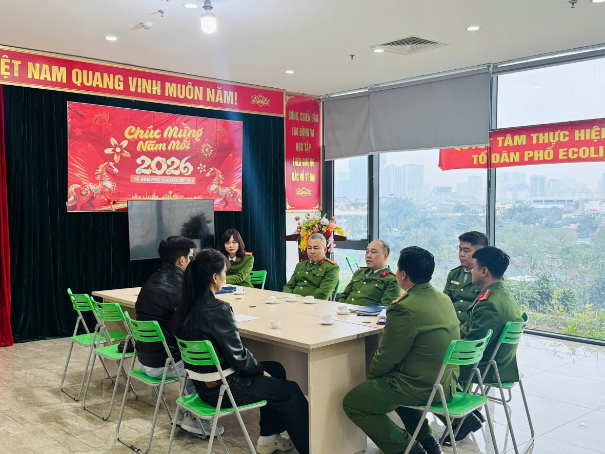 Thủ trưởng Cơ quan Cảnh sát điều tra trực tiếp vận động đối tượng truy nã ra đầu thú