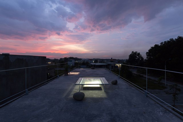 Ngôi nhà không cửa sổ của người độc thân - Ảnh 11