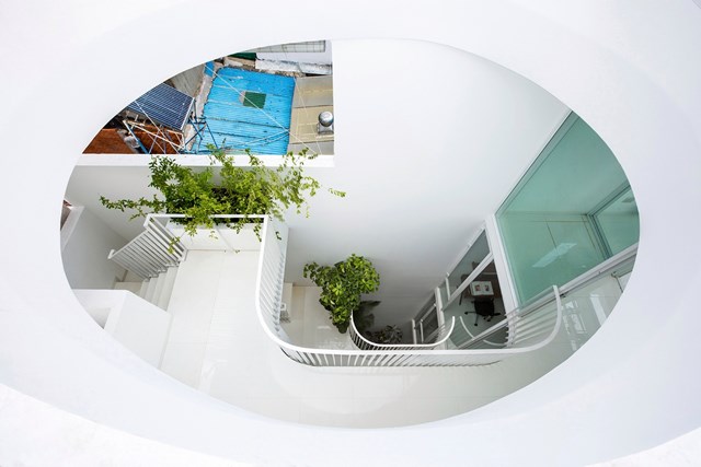 Nhà một mặt tiền 3,5 m nhưng ánh sáng chan hòa khắp nơi - Ảnh 6 Nhà một mặt tiền 3,5 m nhưng ánh sáng chan hòa khắp nơi - Ảnh 6