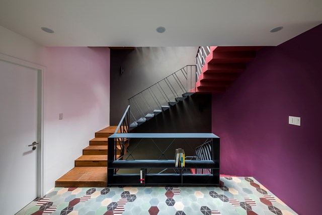 Mặt tiền là khối xi măng nhưng ngôi nhà hấp dẫn tới tầng cuối cùng - Ảnh 4 Mặt tiền là khối xi măng nhưng ngôi nhà hấp dẫn tới tầng cuối cùng - Ảnh 4