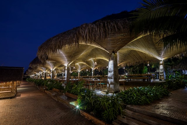 Nhà hàng mở đồ sộ trên quê hương xứ dừa - Ảnh 10