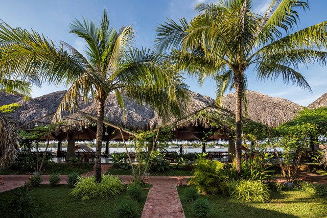 Nhà hàng mở đồ sộ trên quê hương xứ dừa - Ảnh 2