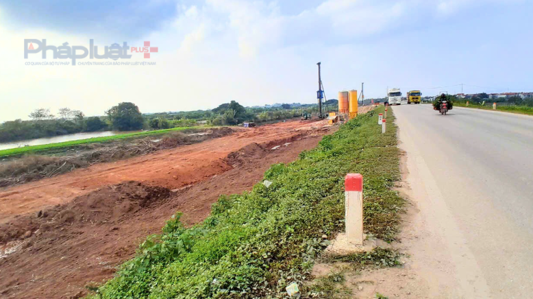 Cận cảnh tuyến đường di sản dọc sông Hồng ở Hưng Yên đang dần hình thành Cận cảnh tuyến đường di sản dọc sông Hồng ở Hưng Yên đang dần hình thành