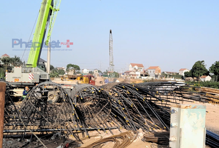 Cận cảnh con đường di sản bên bờ sông Hồng ở Hưng Yên đang dần hình thành Cận cảnh con đường di sản bên bờ sông Hồng ở Hưng Yên đang dần hình thành