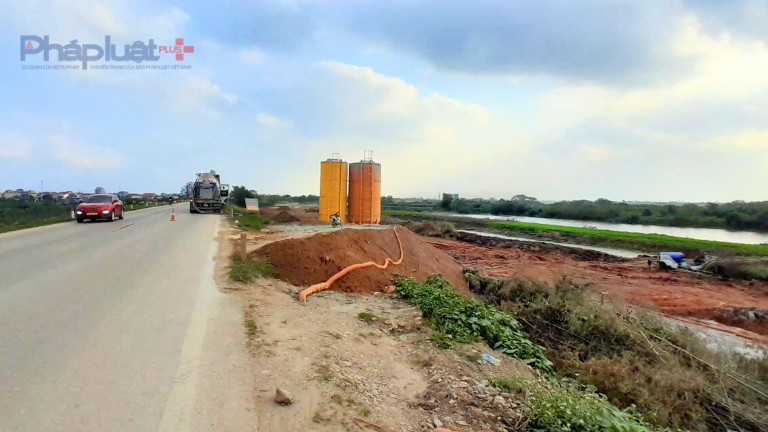 Cận cảnh con đường di sản bên bờ sông Hồng ở Hưng Yên đang dần hình thành Cận cảnh con đường di sản bên bờ sông Hồng ở Hưng Yên đang dần hình thành