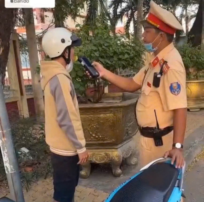 Đồng Tháp xử phạt hơn 1.500 trường hợp vi phạm ATGT trong 4 ngày nghỉ Tết Dương lịch Đồng Tháp xử phạt hơn 1.500 trường hợp vi phạm ATGT trong 4 ngày nghỉ Tết Dương lịch