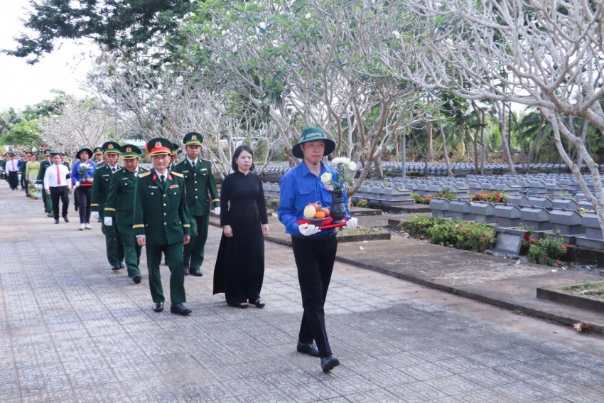 Vĩnh Long tổ chức Lễ truy điệu, an táng 36 hài cốt liệt sĩ