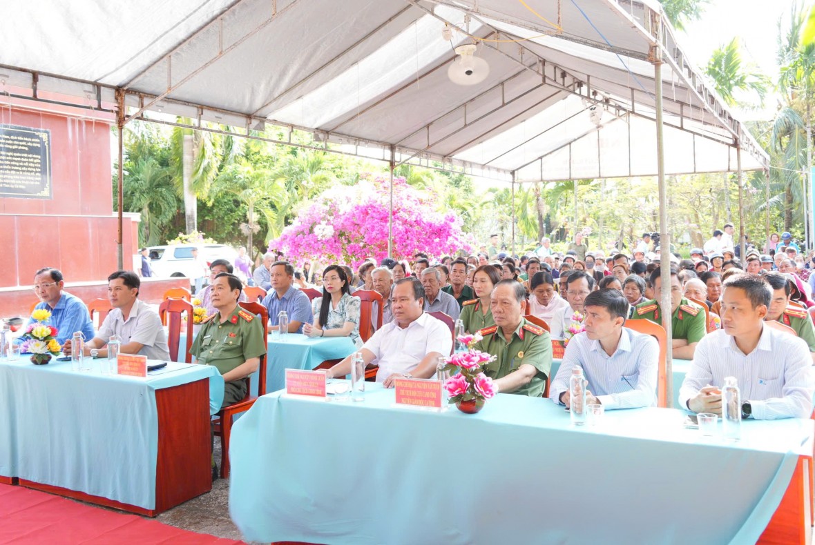 Công an Cà Mau tri ân người có công tại Khu căn cứ Tỉnh uỷ Xẻo Đước