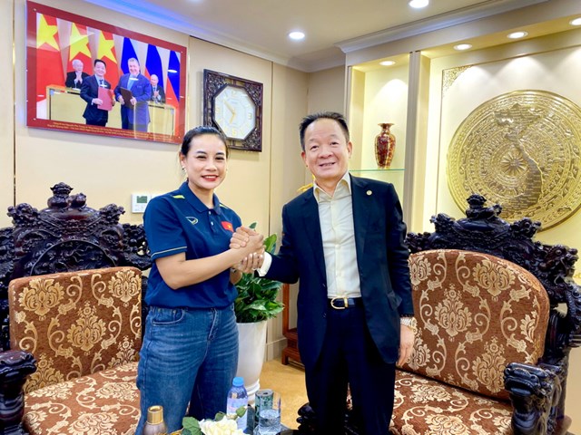 Buổi gặp ấn tượng với Bầu Hiển v&agrave;o th&aacute;ng 7/2024 đ&atilde; khiến Văn Thị Thanh đồng &yacute; l&agrave;m HLV CLB nữ Th&aacute;i Nguy&ecirc;n T&T &nbsp;