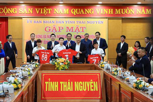 CLB nữ Th&aacute;i Nguy&ecirc;n T&T ti&ecirc;n phong trong việc chuyển nhượng cầu thủ b&oacute;ng đ&aacute; nữ Việt Nam &nbsp;