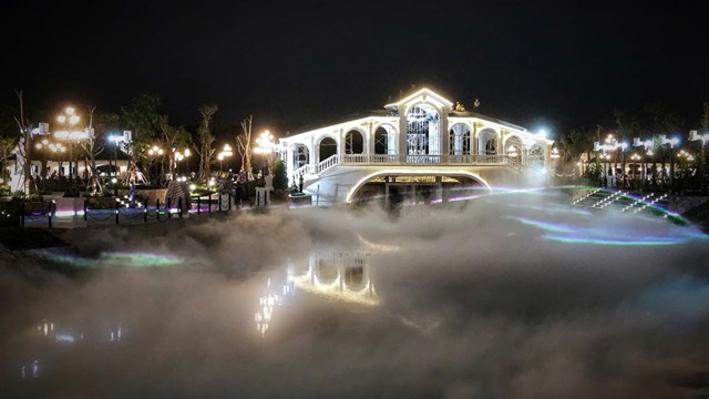 Vẻ đẹp huyền ảo tr&ecirc;n D&ograve;ng s&ocirc;ng &Aacute;nh s&aacute;ng tại Th&agrave;nh phố Thi&ecirc;n ni&ecirc;n kỷ T&T City Millennia &nbsp;