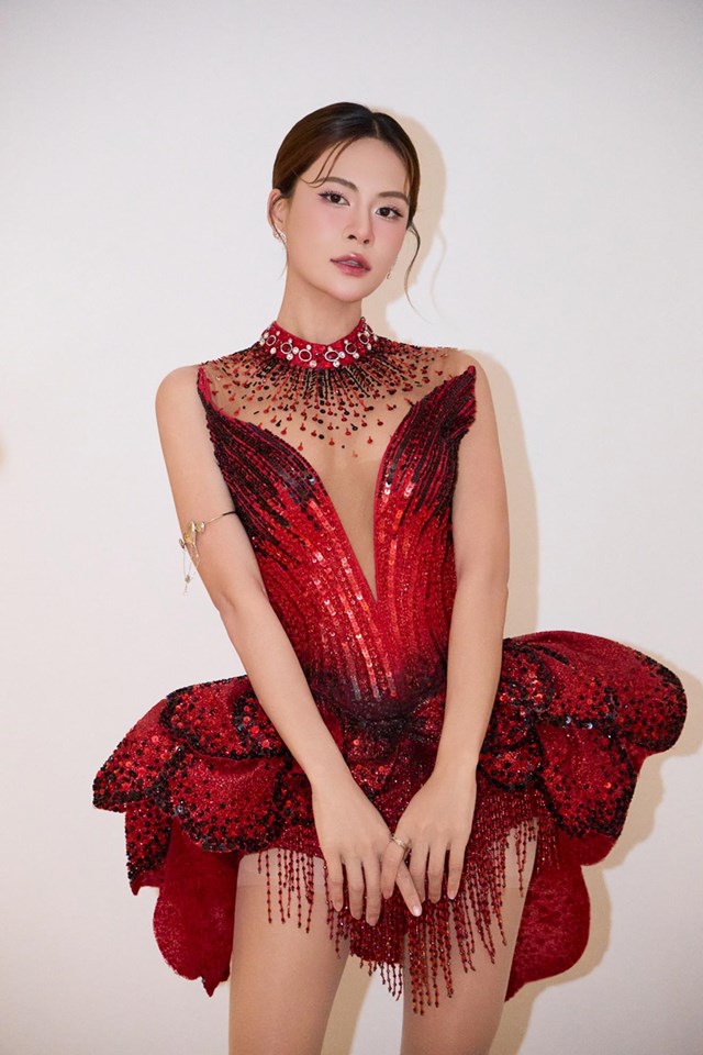 Hà Nhi hứa hẹn làm say lòng khán giả Tây Ninh tại thành phố Thiên niên kỷ - Ảnh 2 Hà Nhi hứa hẹn làm say lòng khán giả Tây Ninh tại thành phố Thiên niên kỷ - Ảnh 2