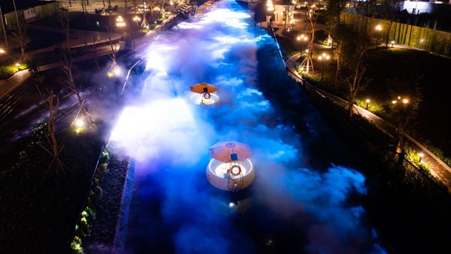 Du ngoạn giữa ánh sáng, chạm tay vào mây mù trên Dòng sông Ánh sáng T&T City Millennia - Ảnh 4 Du ngoạn giữa ánh sáng, chạm tay vào mây mù trên Dòng sông Ánh sáng T&T City Millennia - Ảnh 4