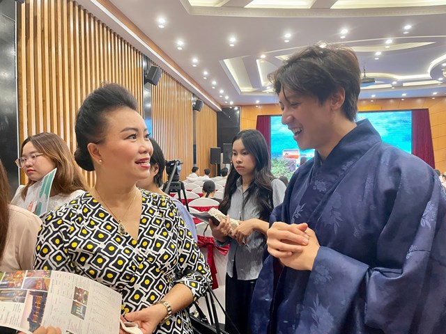 C&aacute;c doanh nghiệp du lịch kết nối, giao thương tại chương tr&igrave;nh.