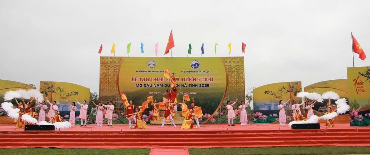 Văn nghệ chào mừng Lễ khai hội. Văn nghệ chào mừng Lễ khai hội.