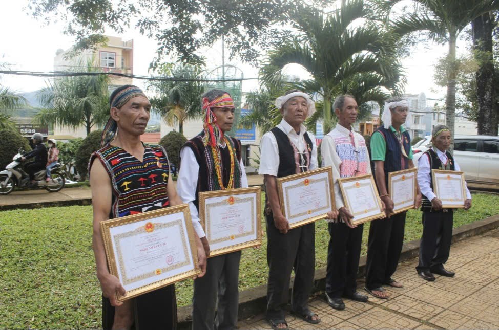 Nghệ nhân Ưu tú K’Brel – Hơn nửa thế kỷ giữ hồn cồng chiêng Tây Nguyên