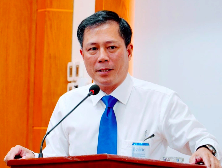 Ông Trần Minh Chiến - phó bí thư Thành ủy, tân chủ tịch UBND TP Nha Trang - tại kỳ họp thứ 8 HĐND TP Nha Trang khóa XII. Ông Trần Minh Chiến - phó bí thư Thành ủy, tân chủ tịch UBND TP Nha Trang - tại kỳ họp thứ 8 HĐND TP Nha Trang khóa XII.