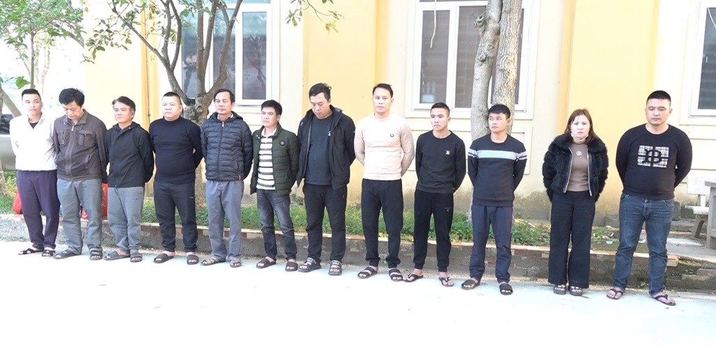 Nhiều đối tượng đánh bạc bị bắt giữ - Ảnh Công an Nghệ An.