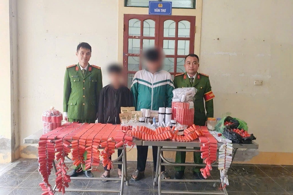 Hơn 3.000 quả pháo nổ được nam sinh lớp 8 chế tạo - Ảnh Công an Minh Hợp.