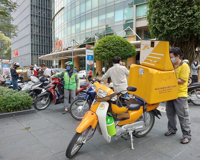 Hà Nội cấp phép hoạt động cho gần 8.800 shipper - Ảnh 1