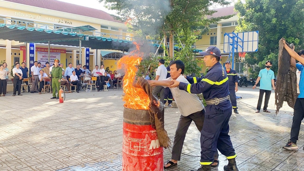 Tây Ninh: Bồi dưỡng nâng cao nghiệp vụ phòng cháy chữa cháy và cứu nạn cứu hộ Tây Ninh: Bồi dưỡng nâng cao nghiệp vụ phòng cháy chữa cháy và cứu nạn cứu hộ