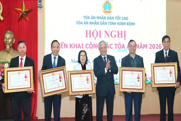 Ngành Tòa án Ninh Bình tiếp tục đẩy mạnh chuyển đổi số, nâng cao kỷ luật công vụ Ngành Tòa án Ninh Bình tiếp tục đẩy mạnh chuyển đổi số, nâng cao kỷ luật công vụ