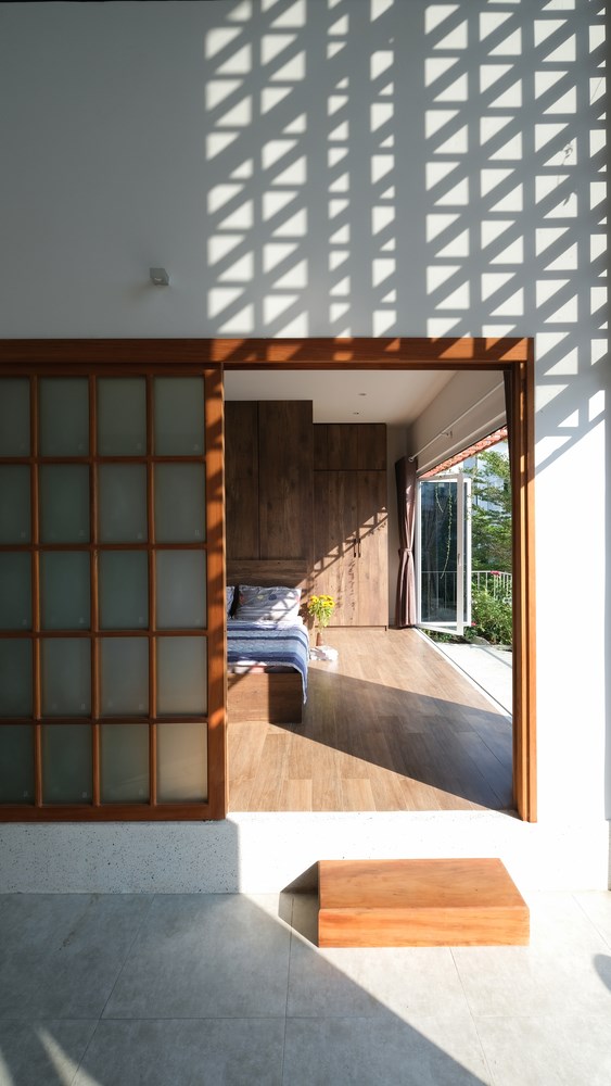 "Ngôi nhà nhiệt đới" tràn ngập ánh sáng giữa lòng Nha Trang - Ảnh 3