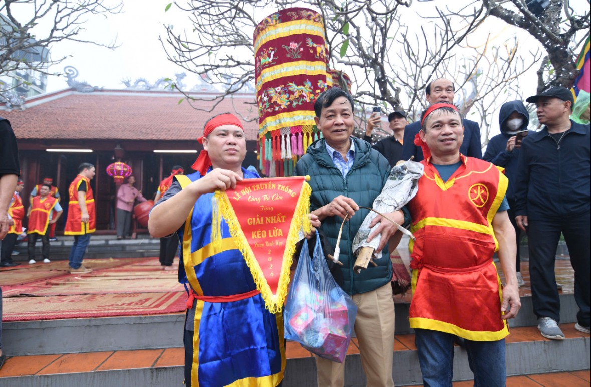 Tái hiện tích tướng quân Phan Tây Nhạc tại Lễ hội thổi cơm làng Thị Cấm Tái hiện tích tướng quân Phan Tây Nhạc tại Lễ hội thổi cơm làng Thị Cấm