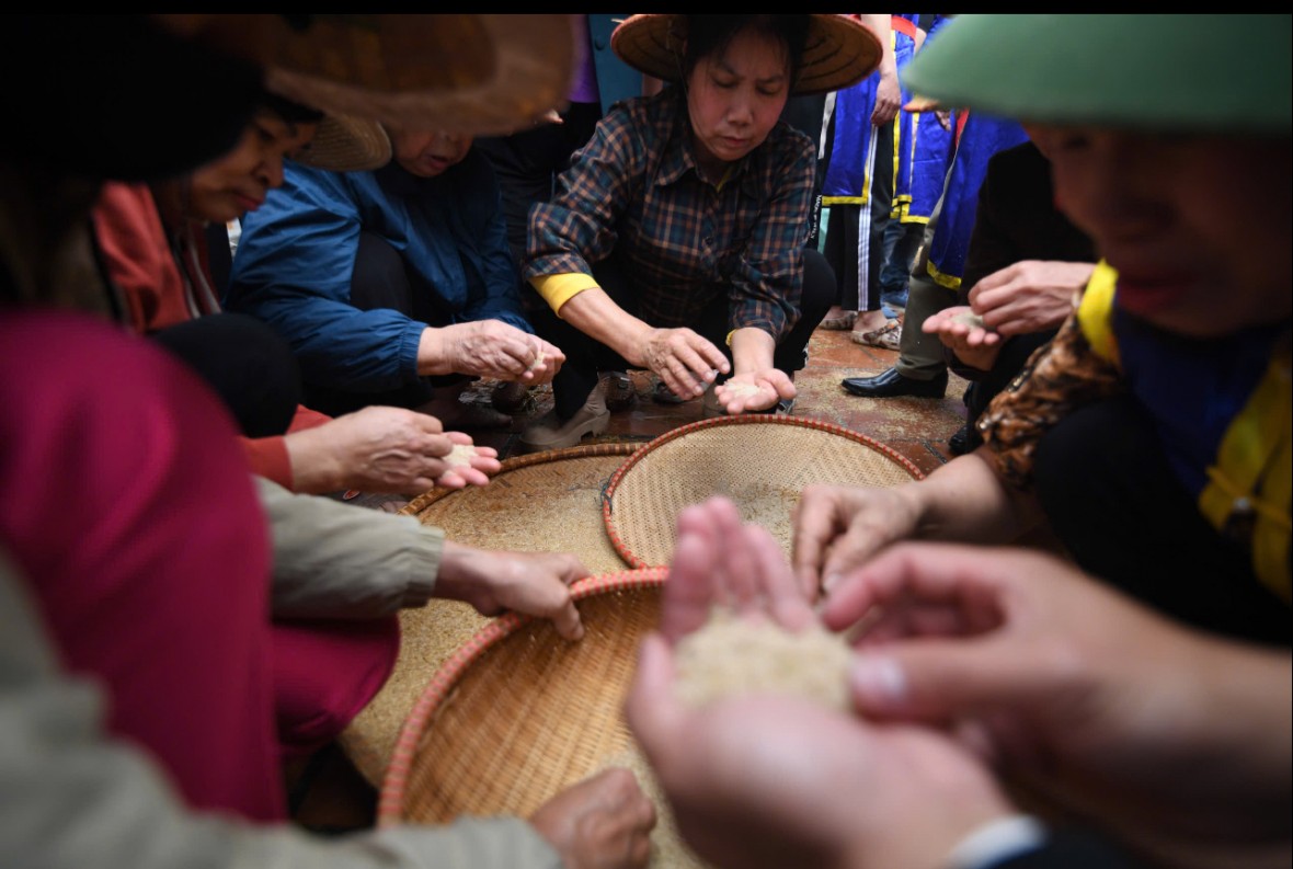 Tái hiện tích tướng quân Phan Tây Nhạc tại Lễ hội thổi cơm làng Thị Cấm Tái hiện tích tướng quân Phan Tây Nhạc tại Lễ hội thổi cơm làng Thị Cấm