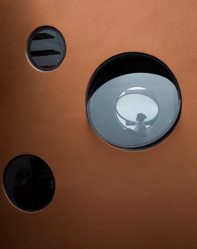 Cửa sổ với thiết kế độc đ&aacute;o.