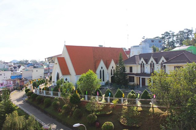 Dốc Tin L&agrave;nh cũng l&agrave; con dốc chụp ảnh l&yacute; tưởng ở Đ&agrave; Lạt. (Ảnh: haibo.Homestay)