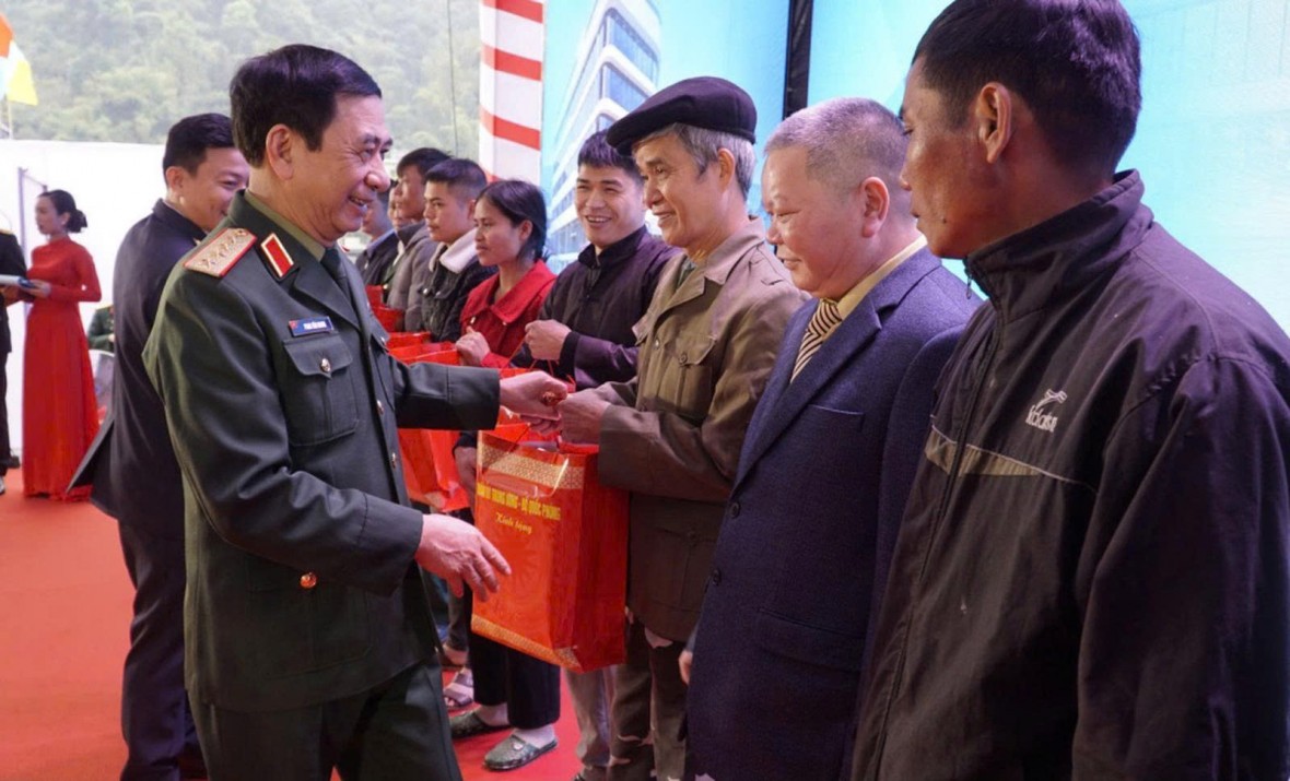 Bộ trưởng Quốc phòng Phan Văn Giang dự Lễ khởi công Trung tâm Y tế Bảo Lạc (Cao Bằng)