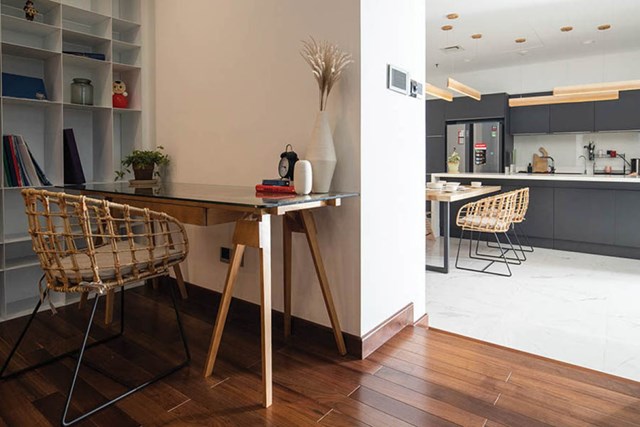 Hầu như ở g&oacute;c nh&igrave;n n&agrave;o cũng c&oacute; thể thấy những đồ nội thất m&acirc;y - tre. &nbsp;