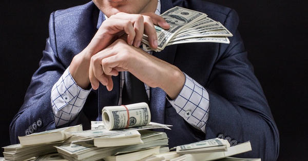 Tỷ phú tuổi Ngọ giàu nhất thế giới chỉ ra 5 bẫy chi tiêu khiến mọi người không thể giàu