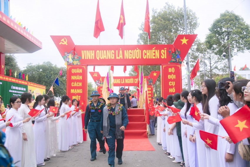 Lễ tòng quân tại Đồng Nai: Ngọn lửa trách nhiệm lan tỏa từ địa phương đến cả nước