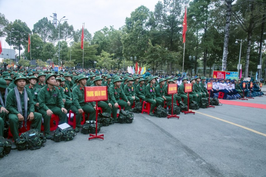 Hội trại tòng quân phường Long Bình: Ngọn lửa trách nhiệm lan tỏa từ địa phương đến cả nước.