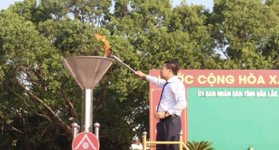 Gần 5.500 tân binh Đắk Lắk phấn khởi lên đường trong Ngày hội tòng quân 2026