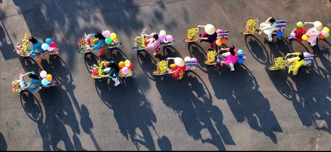 Rực rỡ Lễ hội pháo hoa và hội hoa đăng kỷ niệm 290 năm thành lập Tao đàn Chiêu Anh Các tại An Giang