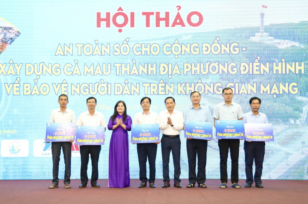 Cà Mau hướng tới địa phương điển hình về bảo vệ người dân trên không gian mạng
