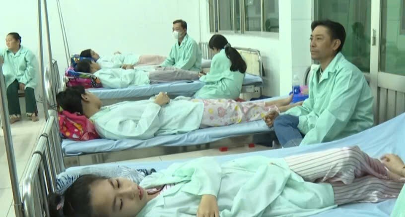 Đồng Tháp: Hơn 80 người nghi ngộ độc sau khi ăn bánh mì nghi do vi khuẩn salmonella