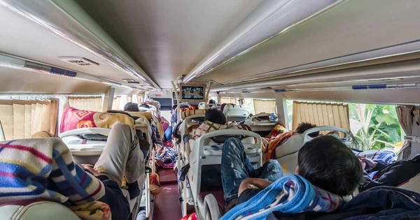 Nhu cầu đi lại tăng cao, vé xe khách dịp lễ 30/4 - 1/5 điều chỉnh lên đến 40%