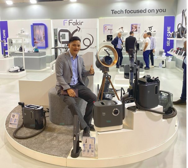 ULTTY BB được ghi nhận bởi cộng đồng công nghệ quốc tế nhờ thiết kế và trải nghiệm khác biệt