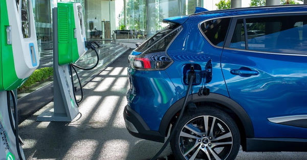 Đề xuất miễn lệ phí trước bạ ô tô điện đến hết năm 2030