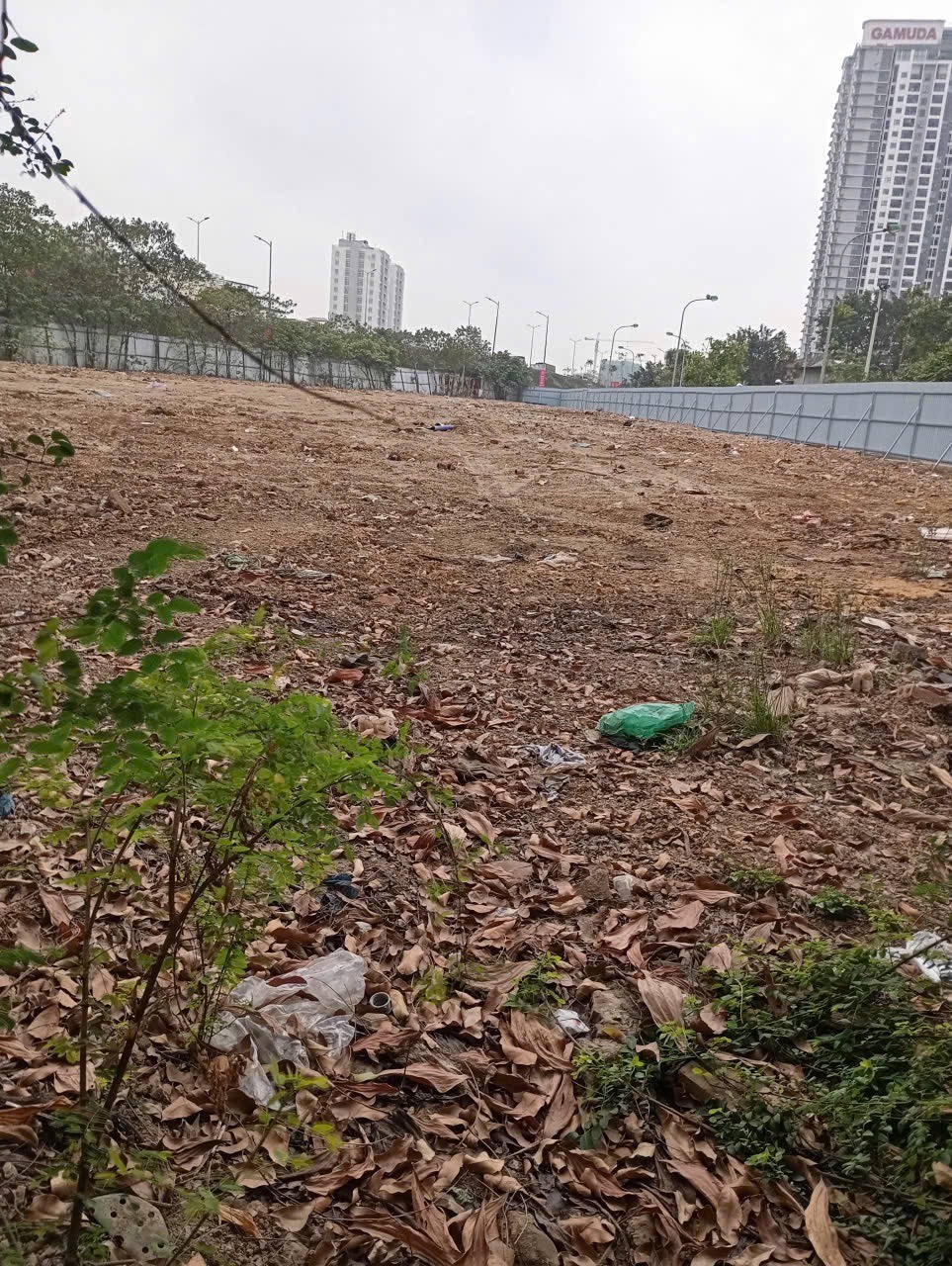 Sau phản ánh của Báo Pháp luật Việt Nam, Công ty Hùng Hán bị xử phạt vì lưu giữ chất thải nguy hại trái quy định, buộc đi dời