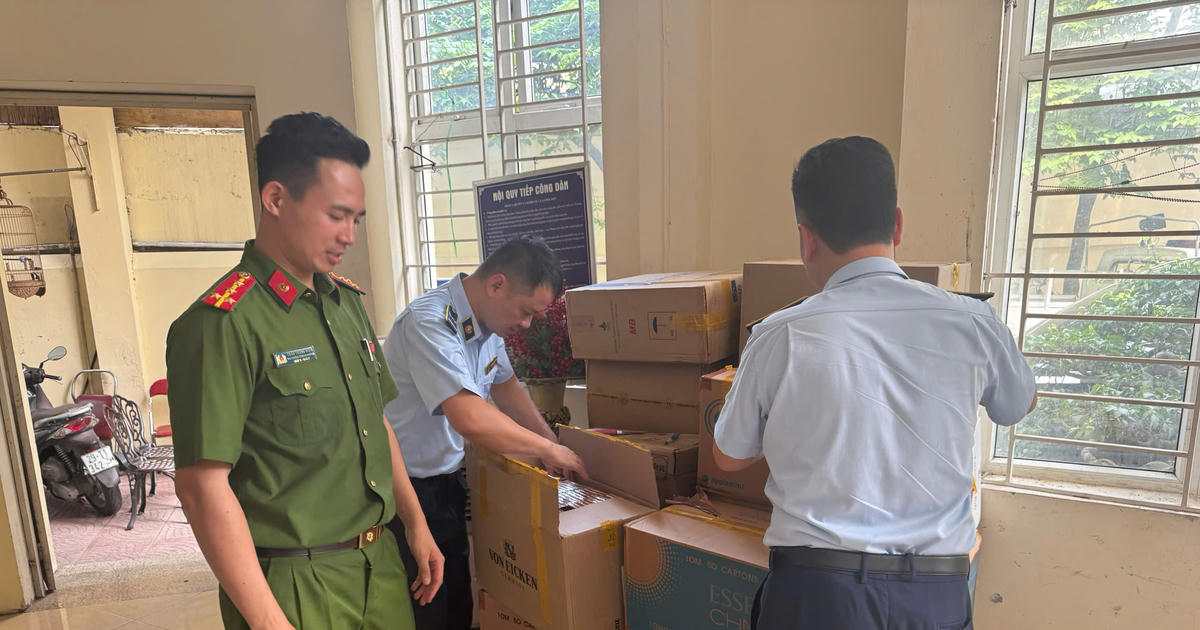 Hà Nội: Chuyển Công an xử lý vụ phát hiện gần 8.300 bao thuốc lá nhập lậu tại một cửa hàng tại Khương Đình