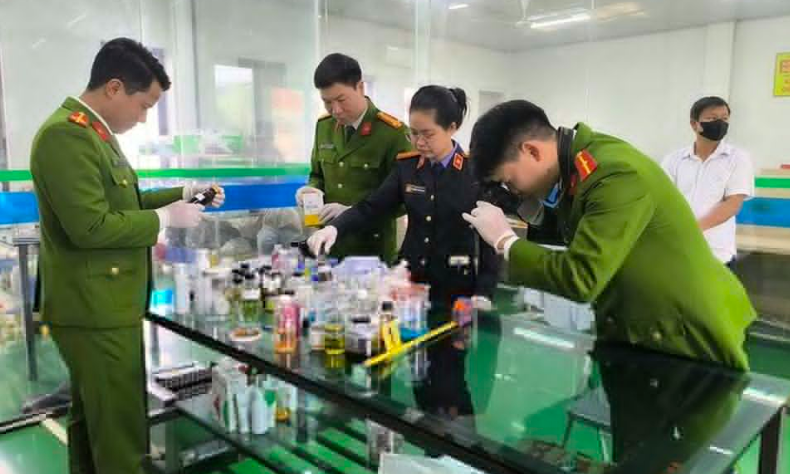 Khởi tố 10 bị can liên quan đến sản xuất, buôn bán thực phẩm giả quy mô lớn