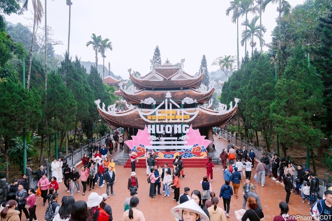 Ông Vũ Đại Thắng kiểm tra công tác tổ chức Lễ hội Du lịch Chùa Hương năm 2026